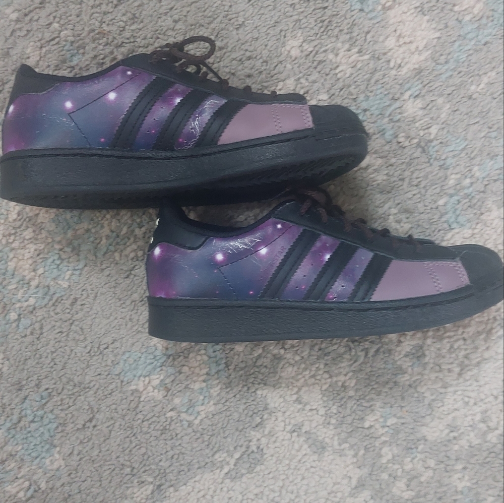 Limited edition Adudas sneakers, size 1 girls